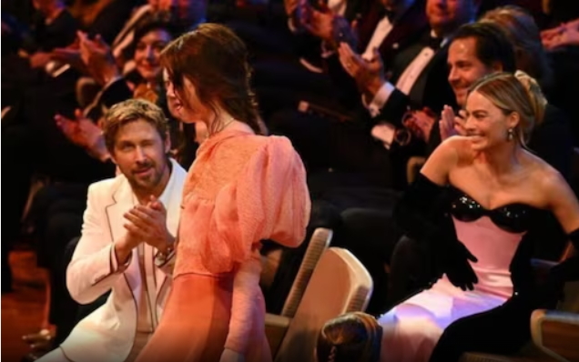 OMG! Ryan Gosling Totally Fangirls Over BFF Emma Stone’s BAFTA Win: Reaction Goes Viral-thumnail