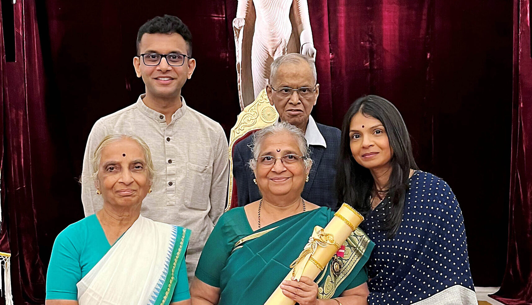 As a role model woman in business, Akshata Murthy praises mother Sudha Murthy-thumnail