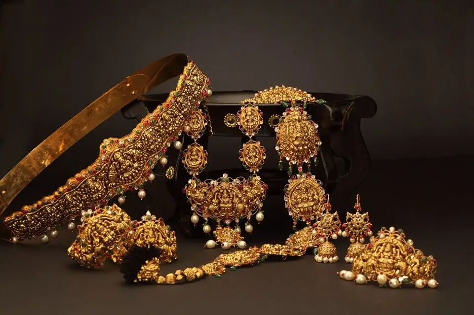 A list of the top 8 Indian jewellery brands for every budget and taste-thumnail