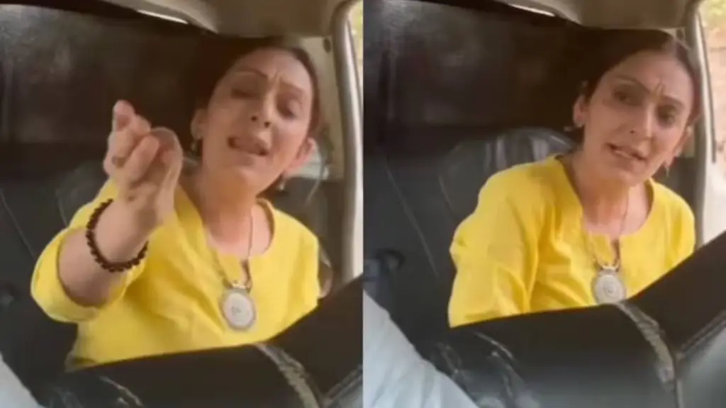 After a taxi breakdown, a female passenger lashes out at the Uber driver, saying, “Chappal Maarungi Muh Pe.” - Post Image