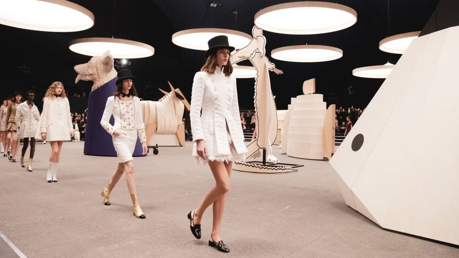 Chanel: Exploring the Legacy of a Fashion Titan-thumnail