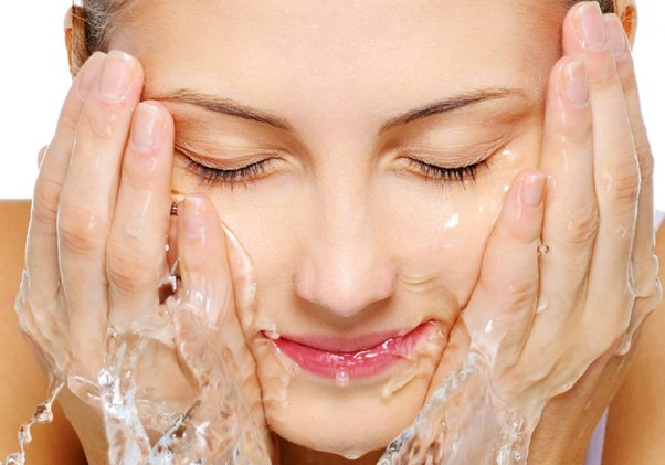  Top 10 Face Washes In The World To Keep Your Skin Glowing-thumnail