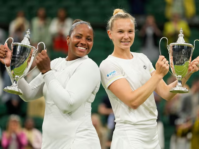 Taylor Townsend and Katerina Siniakova win the women’s doubles championship-thumnail