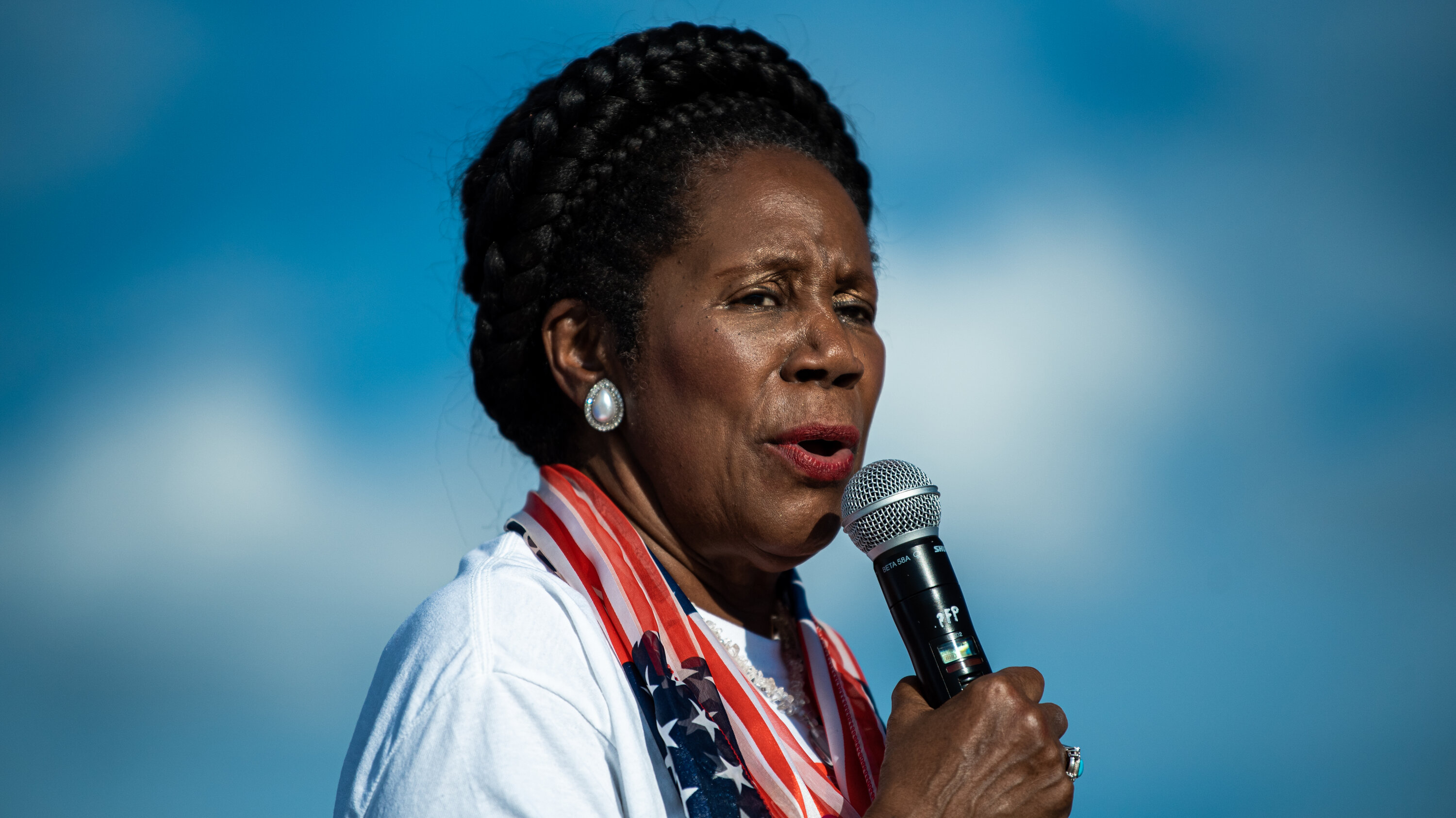 Sheila Jackson, a US congresswoman well-known for advancing women’s rights, passes away at age 74-thumnail