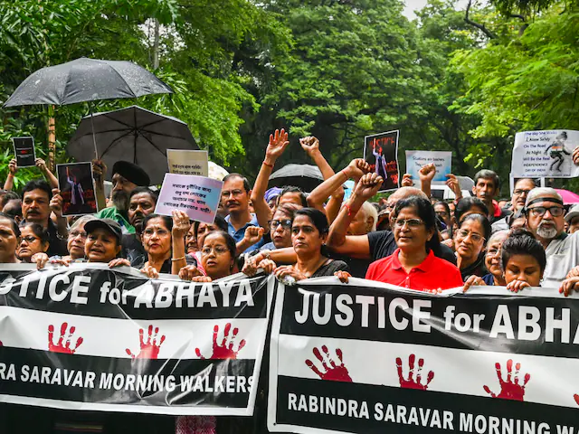 Woman Flashed At During Protest in Kolkata Against Rape-Murder by Trainee Doctor-thumnail