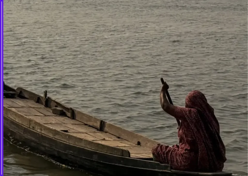 The Tiger and the Fisherwoman: Survival and Sisterhood in Bangladesh’s Vanishing Mangroves 1 Daily Dangers: Tigers, Pirates, and Storms