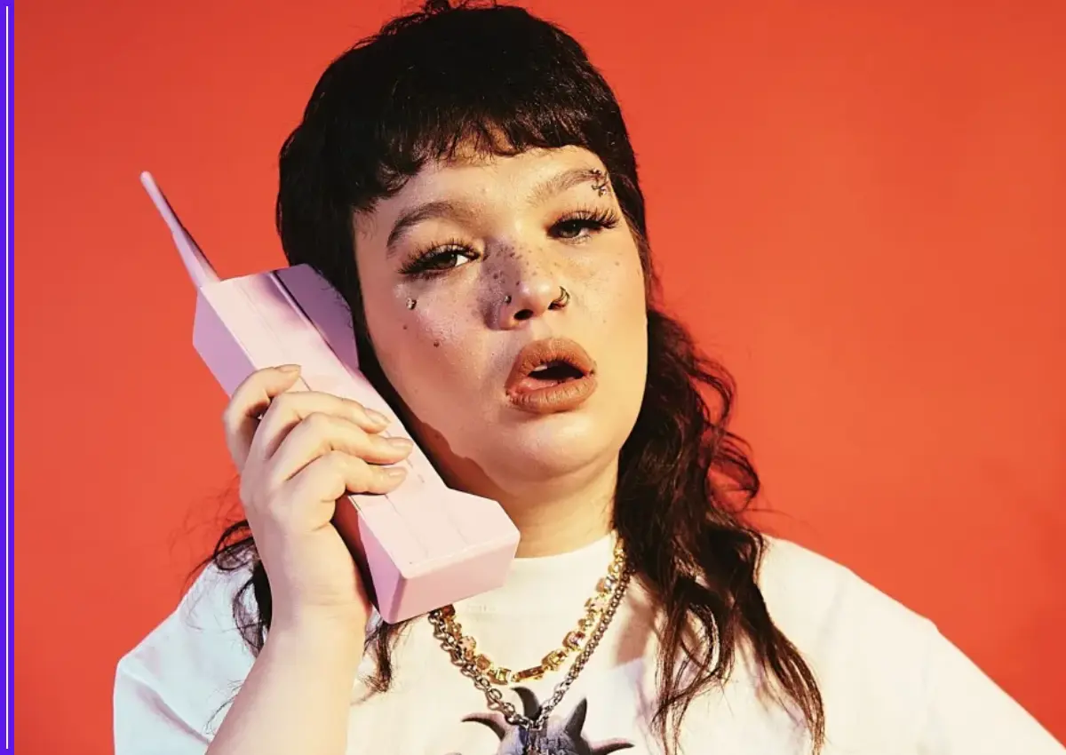 Lola Young’s Bold Rise to Stardom: From South London Soul to Glastonbury Icon-thumnail